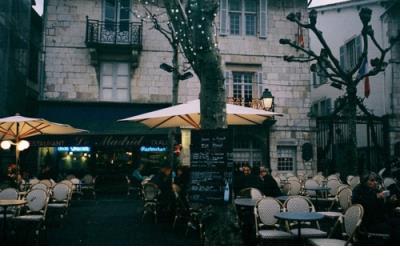 心里有苦不想说的说说_偶尔停下来休息一下,但不要蹲着