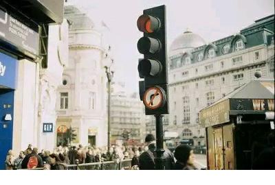 朋友圈惹人泪目致兄弟的说说!