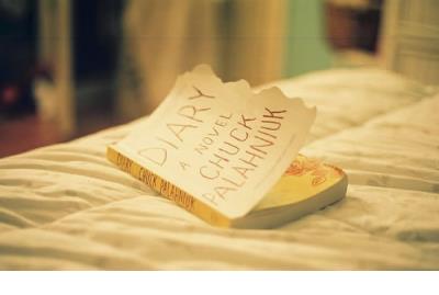 心情不好的说说大全:伤心的桥下春波绿,被静虹依影