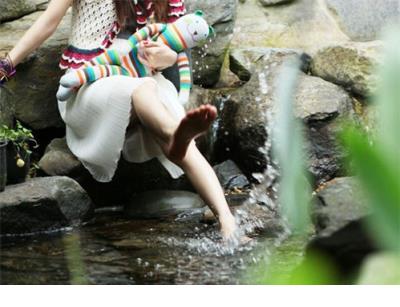 心里有苦不想说的说说_偶尔停下来休息一下,但不要蹲着