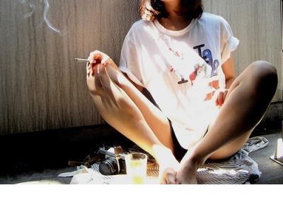 压抑的心情说说:爱不是施舍,是不能给予的