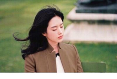 最美的不是下雨天而是和你一起躲过雨的屋檐!