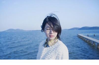 很痛的QQ说说短语 是谁的眼泪,模糊了画面