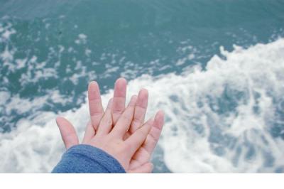 描写雪的诗句大全_忽如一夜春风来,千树万树梨花开