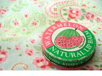 qq心情说说很现实的句子:一路上,你可以哭泣,但你不能