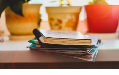 记忆浅了,话题短了,最后我们沉默了