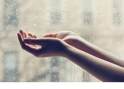 保持距离,才能保护自己,却也注定永远寂寞