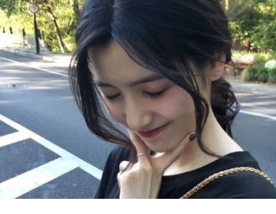 一个人很烦看完想哭的说说 一厢情愿,从来都是最苦的