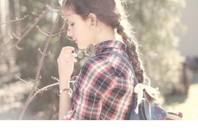 靠近我再拥抱我是什么歌