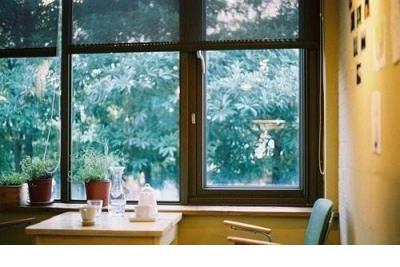 经常喷香水的人 爱喷香水的男人