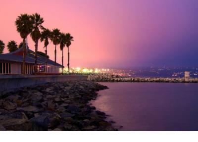 适合发说说的心情句子:有些事,笑一笑就可以过去