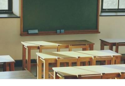 憋屈忍不住落泪的心情不好的说说:我讨厌自己和你说话的方式