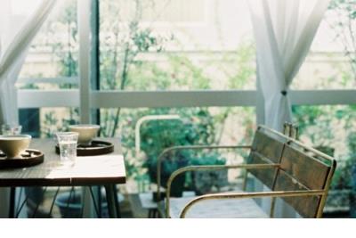 你的眼睛在下雨,却淋湿了我所有的骄傲