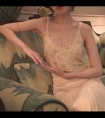 帅哥和美女一真互相叭衣服|舌头钻到花唇裂缝中滑动