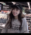 一步楼梯就故意顶一下*学长好大好涨水好多