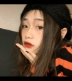 掀开老师湿润的短裙_伸进丫鬟肚兜揉捏她的乳尖