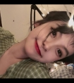 吮吸着她腿间花蜜_小东西,尿出来