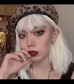 一个男生摸一个女生的头发_大众洗浴搓澡工搓射