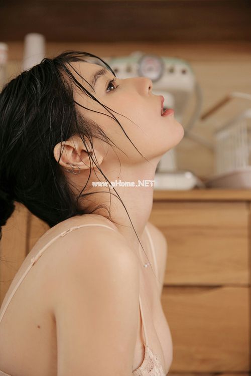男男(H)肉_美女大姨姐春萍