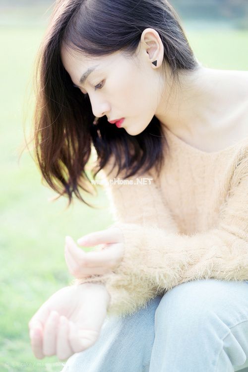 被男同桌摸胸的故事_那些喜欢诉苦的人，会一直苦下去