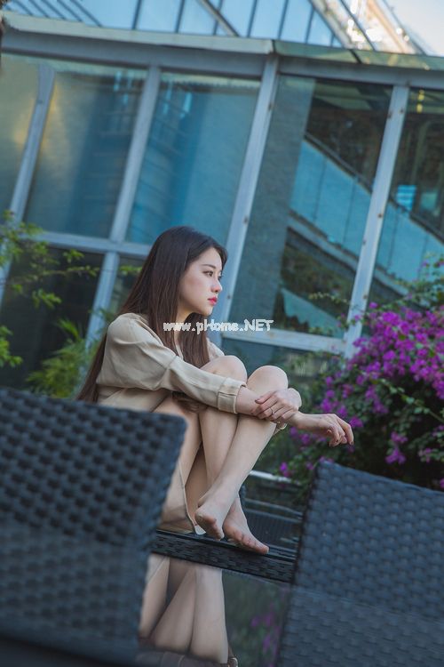 4p被三个男的舔全过程_到咖啡馆里避暑