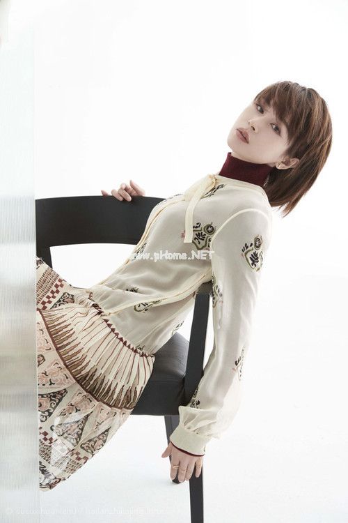 被同桌摸出水来了好爽_宝石不如草